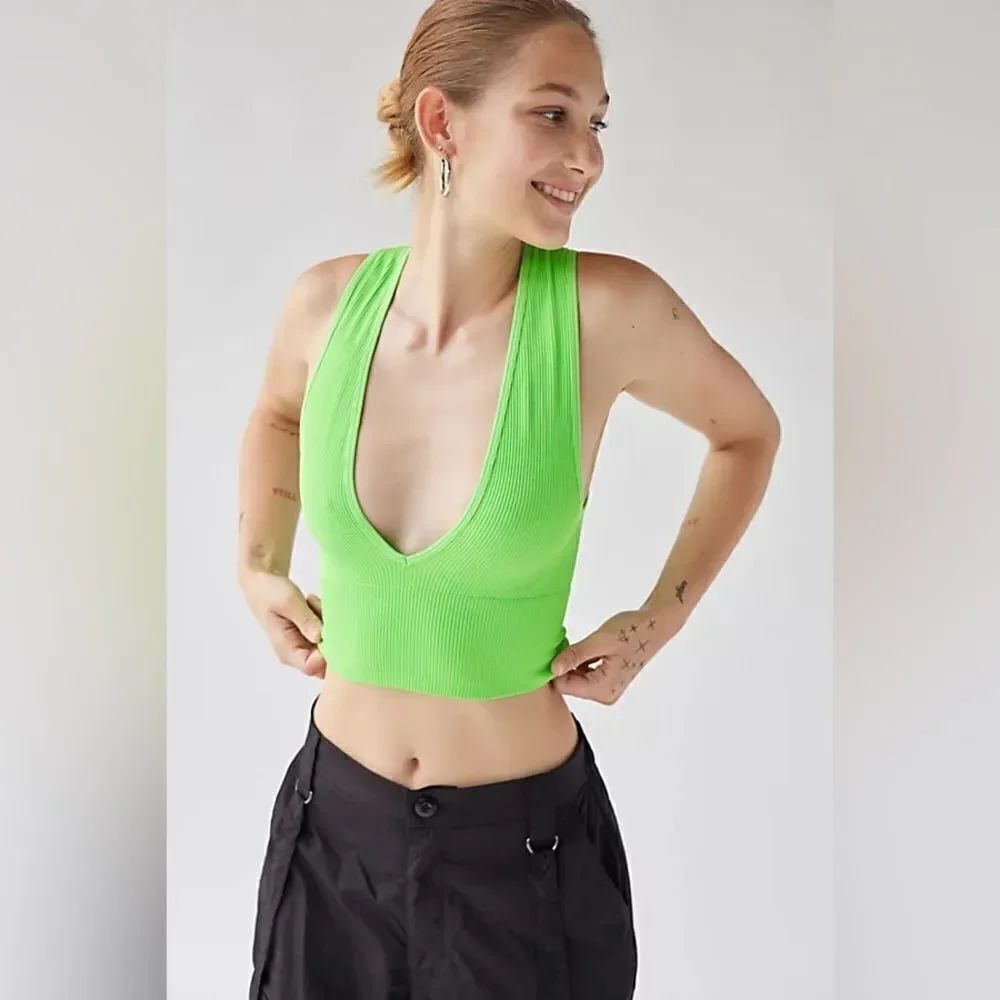 UO Out From Under Green Hailey Seamless Plunge Bra Top Size Small